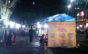 PENATAAN MALIOBORO : 4 PKL Bergeser Sementara