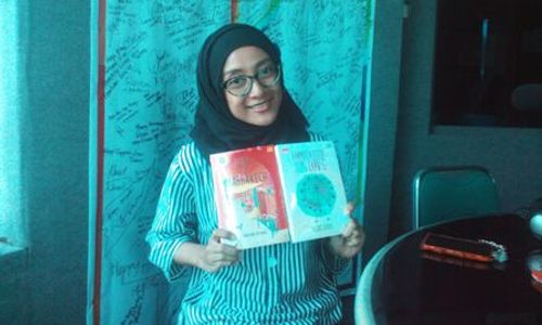 KISAH INSPIRATIF : Novelis Irene Dyah Ingin Karyanya Difilmkan, Biar Bisa Ditonton Suami