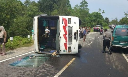 KECELAKAAN PACITAN : Bus Rombongan Pengantin Asal Wonogiri Terguling di Pacitan, 11 Luka Parah