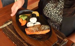 HOTEL DI SEMARANG : Chef Novotel Hotel Luncurkan 5 Varian Anyar Steak Hot Plate