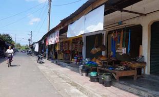 KEBAKARAN PASAR BENDUNGAN : Pedagang Ingin Keringanan Angsuran Kredit, Tapi ..