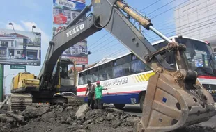 PERBAIKAN INFRASTRUKTUR : Perbaikan Jalan di Gembongan Selesai Awal Bulan Puasa