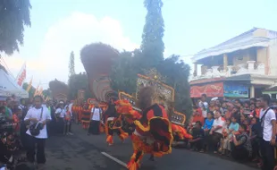 KESENIAN PONOROGO : 12 Dadak Merak dan 11 Tarian Semarakkan Kercopan Art Festival