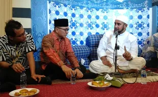 KEGIATAN PEJABAT : Sambangi Habib Syech, Ketua MPR Bahas Pemberantasan Narkoba