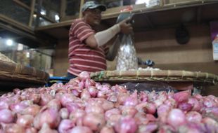 KEBUTUHAN POKOK SOLO : Harga Bawang Merah Turun Jadi Rp24.000/Kg