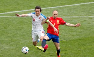 MAN OF THE MATCH : Akurasi Umpan 91,4%, Andres Iniesta MOTM Spanyol vs Ceko