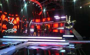 THE VOICE INDONESIA RCTI : Akur, Ari Lasso dan Judika Berpelukan Nyanyi Lagu Hello