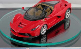 MOBIL FERRARI : Tebus "Laferrari Spider" Cuma Rp5,7 Juta, Mau?