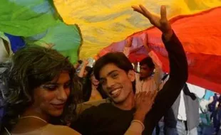 Ulama Pakistan Izinkan Pernikahan dengan Transgender