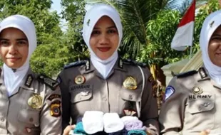 RAMADAN 2016 : Polisi Demak Diwajibkan Kenakan Peci Putih dan Kerudung