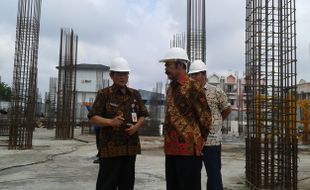 PEMBANGUNAN PASAR KLEWER : Proyek Klewer Molor?