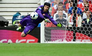 KARIER PEMAIN : Cech Pensiun dari Timnas Republik Ceko