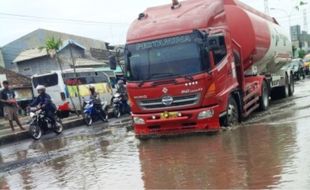 ROB SEMARANG : BNPB Serukan Perlunya Waspadai Rob saat Mudik 2016