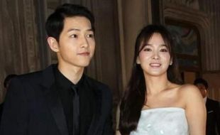 Lewat Surat, Song Hye Kyo Ungkap Alasan Jatuh Cinta dengan Song Joong Ki