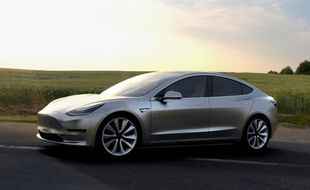 MOBIL TESLA: Gara-Gara Kicauan “Iron Man”, Samsung Rugi Rp7,6 Triliun