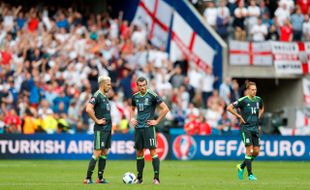 KUALIFIKASI PIALA DUNIA 2018: Lawan Austria, Wales Pakai Jersey Kutukan