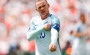 Dicemooh Fans, Rooney Dibela 2 Rekan Timnas Inggris