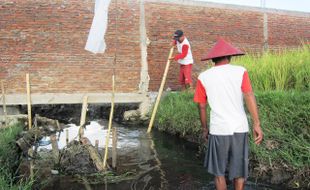 WARGA TENGGELAM SUKOHARJO : Terperosok Saluran Irigasi Sedalam 2,25 Meter, Bocah Tewas di Singopuran Kartasura