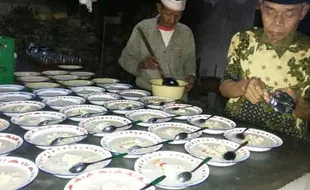 RAMADAN 2016 : Melihat Tradisi Takjil Bubur Samin di Masjid Sabiilurrosyaad Bantul