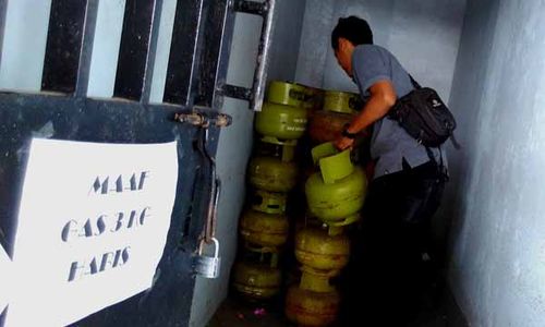 GAS ELPIJI 3 KG : Pangkalan Gas Belum Terima Tambahan Alokasi