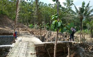 BENCANA PACITAN : Hujan Deras, Bendungan dan Jembatan di Desa Temon Diterjang Banjir