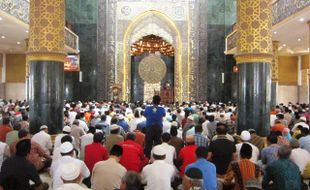 Sensasi Salat Jumat di Antara Pilar Megah Masjid Agung Klaten