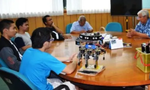 KAMPUS DI SALATIGA : R2C UKSW Siap Berlaga di Kontes Robot Indonesia