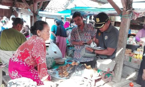 RAZIA BOYOLALI : Tim Gabungan Temukan 4 Kg Daging Busuk di Pasar Wonosegoro