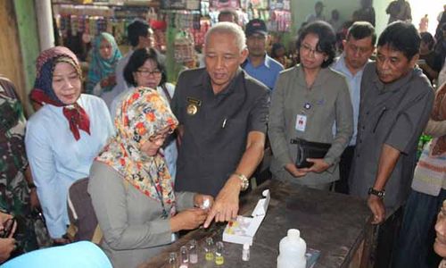 MASALAH SAMPAH : Upaya Pasar Cebongan Menggugah Kesadaran Pedagang dengan Bank Sampah