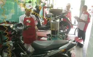 INFO MUDIK 2016 : Bengkel Servis Motor Mulai Diserbu Pemudik