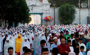 FOTO LEBARAN 2016 : Pelaksanaan Salat Idul Fitri di Sejumlah Tempat di Solo