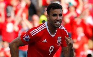 MAN OF THE MATCH : Robson-Kanu MOTM Laga Wales vs Belgia