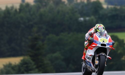 MOTOGP 2016 : Sempat Tergelincir, Iannone Finis Di Posisi Kedua Pada FP3