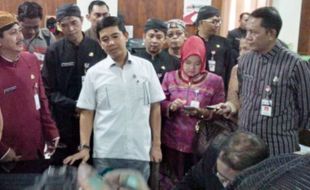 RESHUFFLE KABINET : Rombak Menteri, Yuddy Sebut Jokowi Ibarat Sopir Bajaj