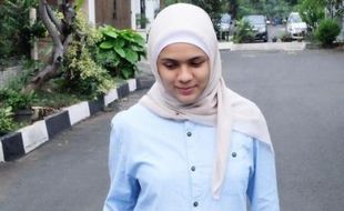 KABAR ARTIS : Akhirnya, Nycta Gina Mantap Berjilbab