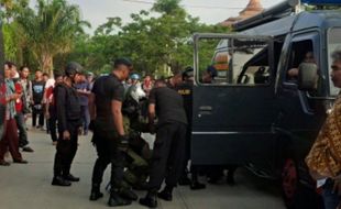 FOTO TEROR SEMARANG : Begini Jihandak Tangani "Bom" Holy Stadium