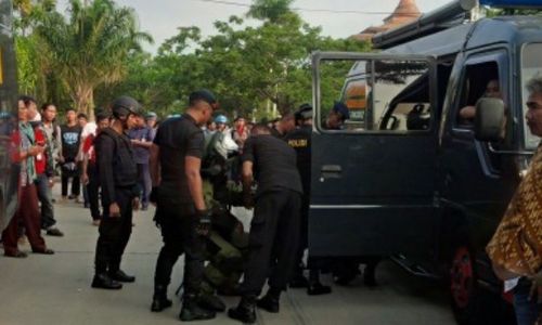 FOTO TEROR SEMARANG : Begini Jihandak Tangani "Bom" Holy Stadium