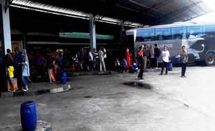 ANGKUTAN UMUM GUNUNGKIDUL : Lebaran Usai, Terminal Dhaksinarga Kembali Sepi