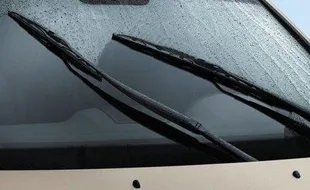 TIPS OTOMOTIF : Semprotan Air Wiper Mobil Mati? Periksa 3 Bagian Ini