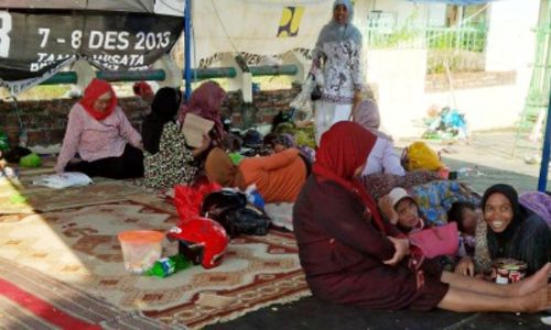 INDUSTRI JAMU : Pekerja Nyonya Meneer Tunggu Verifikasi Kurator