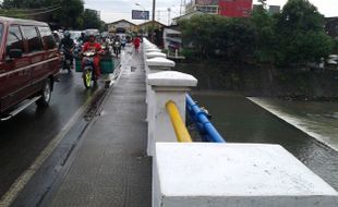 PENGELOLAAN SAMPAH SOLO : Anggota DPRD Akan Tangkap Pembuang Sampah di Sungai