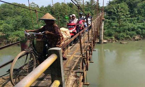 BENCANA BANTUL : Kali Oya Meluap, Jembatan Nambangan Ditutup