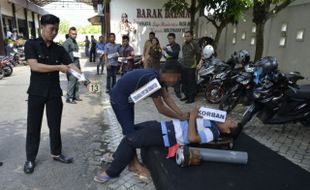 PEMBUNUHAN TRENGGALEK : Pembunuh Kakak Kandung Lakukan 28 Adegan Rekonstruksi