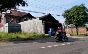 PERAMPOKAN SRAGEN : Pengusaha Mebel di Jalan Solo-Purwodadi Dirampok, Uang & Perhiasan Ratusan Juta Digasak