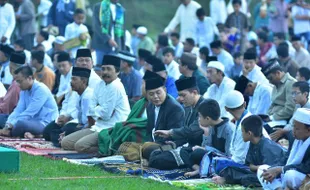 LEBARAN 2016 : 7.000 Orang Salat Idul Fitri Bareng Bupati