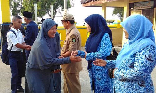 HARI PERTAMA SEKOLAH : Mahasiswa Gunungkidul Menyayangkan Ortu yang Antar Anak ke Sekolah