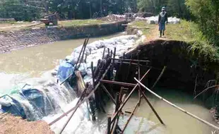 PERTANIAN SRAGEN : Tanggul Saluran Irigasi Dam Colo Timur Jebol di 2 Titik