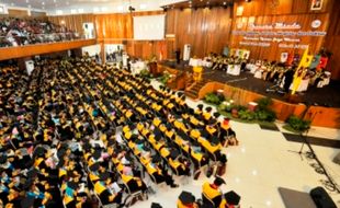 KAMPUS DI SALATIGA : UKSW Wisuda 1.064 Lulusan, 5 Wisudawan Ber-IPK 4.00