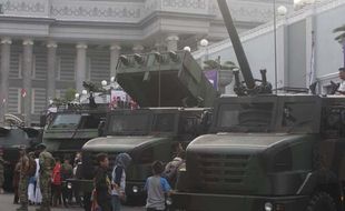 PAMERAN ALUTSISTA : Panser Anoa dan Tank Leopard Jadi Favorit Untuk Berfoto di Depan JCM