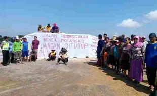 TOL SOLO-KERTOSONO : Warga Tangkil, Sragen Demo Minta Pembangunan Underpass